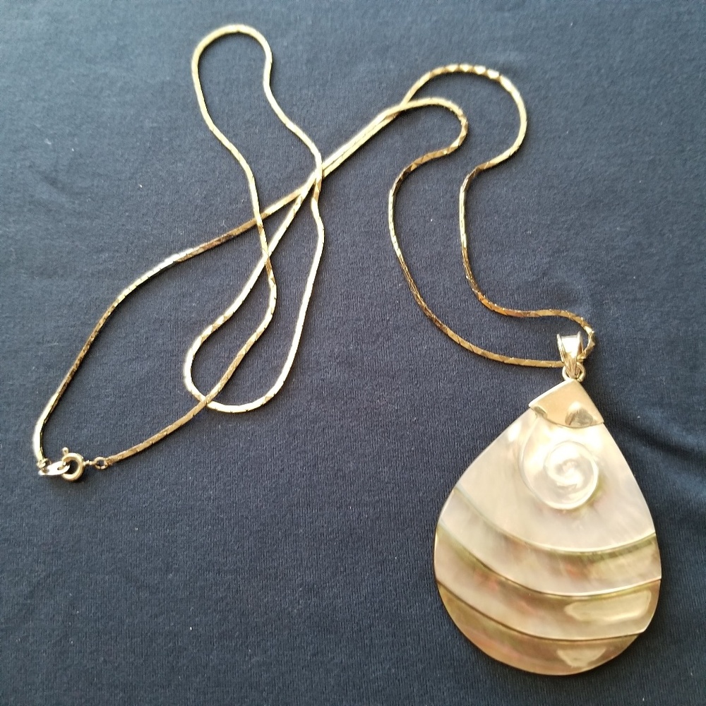 Sterling Silver Shell Pendant Necklace